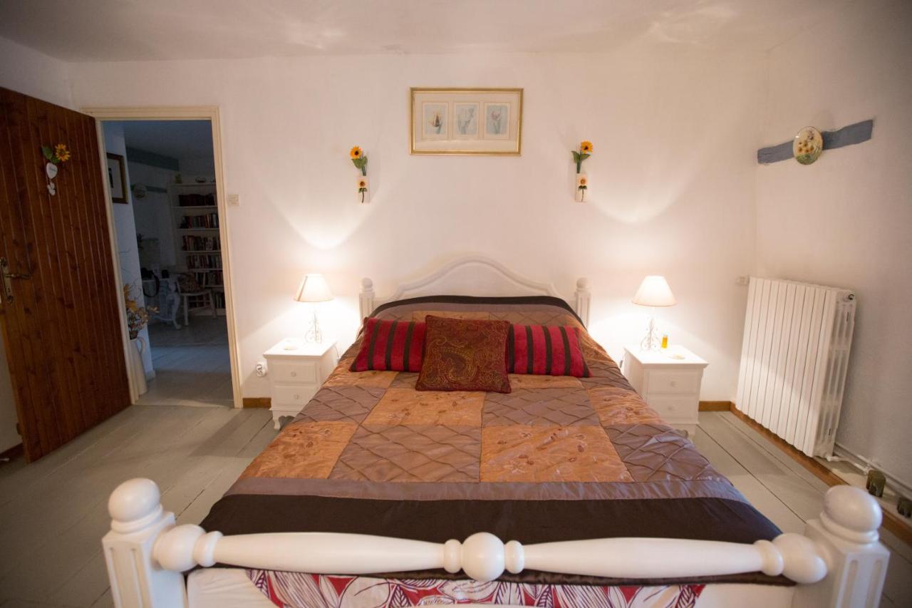 La Maison Des Fleurs Montemboeuf Экстерьер фото